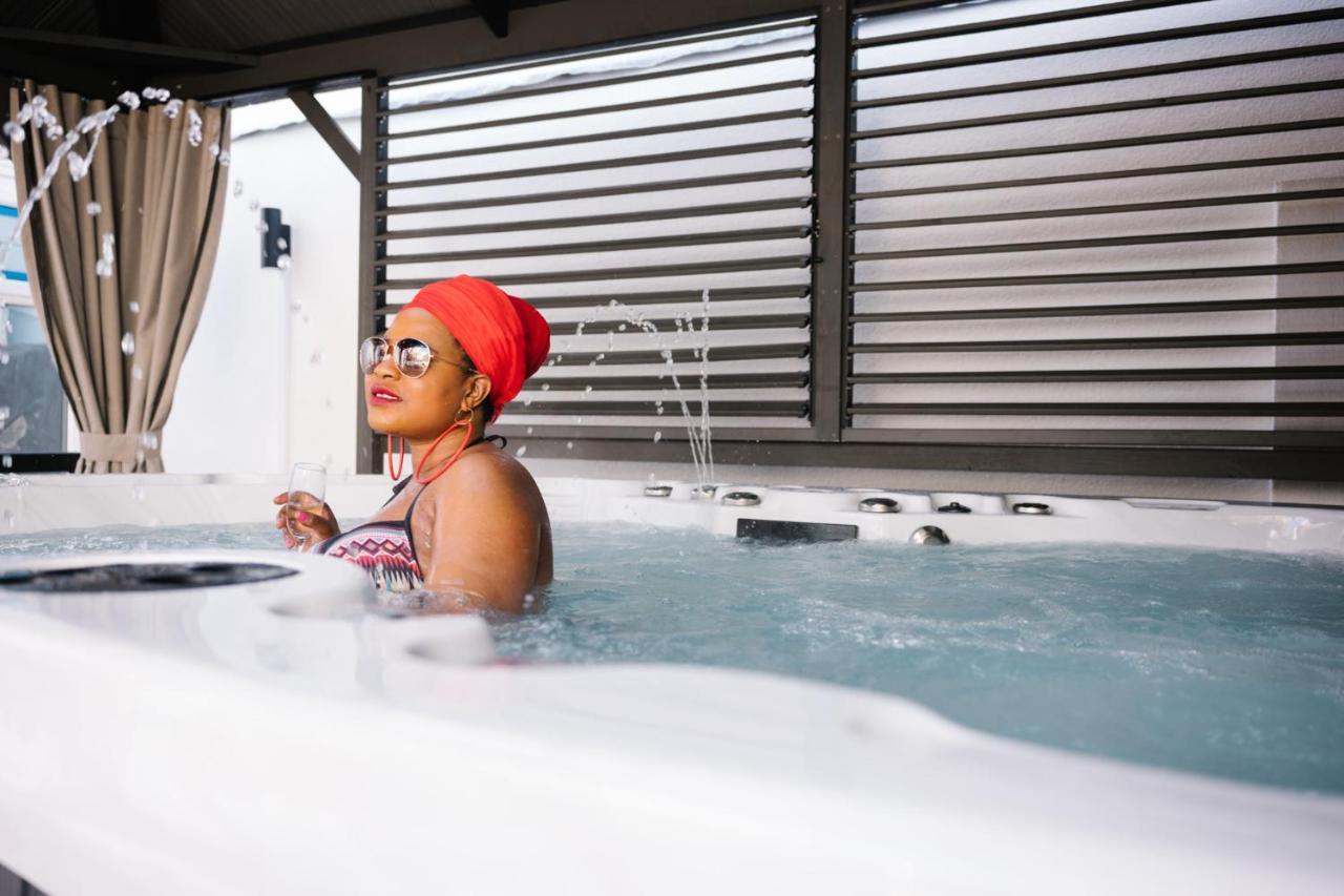 Deluxe Studios With Spa Included Portsmouth Zewnętrze zdjęcie